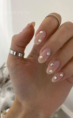 Nail Inspo Crystal, Short Nails With Rhinestones Simple, Surgery Nails, Jeweled Nails Designs, Rhine Stone Nails, Short Nails With Rhinestones, Hailey Core, Bejeweled Nails, Nails With Pearls