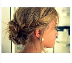 This has become my go to hair style for lazy days. Bridesmaid Updo, Instagram Hairstyles, Braided Bun Hairstyles, Peinados Recogidos, Low Bun, Side Braid, Short Hair Updo, Great Hair