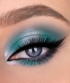 Turquoise Eye Makeup, Turquoise Makeup, Foil Eyeshadow, Party Make-up, Prom Eye Makeup