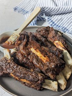 Ribs with bbq sauce on the side. Instant Pot Beef Ribs, Ribs In The Instant Pot, Rib Rub Recipe, Grilled Chicken Drumsticks, Ribs In The Oven, Beef Ribs Recipe, Rib Rub