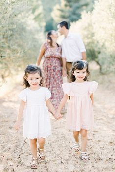 Maternity Photography Family Of Four, Pregnancy Family Photos, Family Of 4 Maternity Pictures, Family Pregnancy Photoshoot, Outdoor Family Photoshoot, Family Maternity Pictures