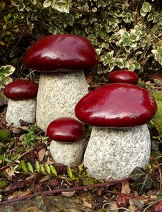 Stone Mushrooms Garden Art, Art On Stone Ideas, Rock Ideas For Garden, Mushroom Crafts Diy Garden Art, Rock Mushrooms, Exterior House Stone, Rock Garden Decor, Stone Wallpapers, Paint Stone