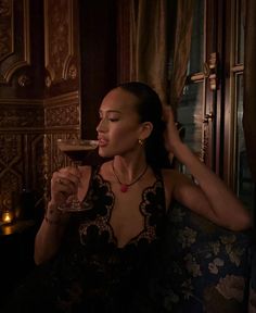 Rockstar Girlfriend Aesthetic, Jazz Night, Girlfriend Aesthetic, Maquillage On Fleek, Bar Night, Rockstar Girlfriend, Club Aesthetic, Rich Girl Aesthetic, Smink Inspiration