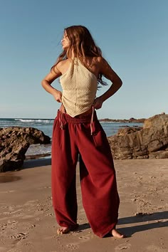 Fantasy Summer Outfits, Southwest Boho Outfits, Linen Pants Styling, Fire Style Root Outfits, Free People Fits, Boho Lounge Outfit, Free People Inspired Outfits, Free Style Outfit, Boho Fashion Aesthetic