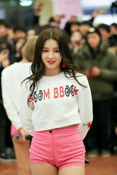 Nancy❤❤ Heart Flutter, Simply Irresistible, Indian Designer Outfits, Korean Celebrities, Girl Outfits