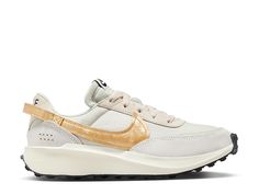 Saw this at DSW! Gold Nike Shoes, Nike Waffle Debut, Nike Daybreak, Nike Original, Nike Waffle, Nike Sneakers Women, Trending Sneakers, Womens Reebok, Shoe Closet