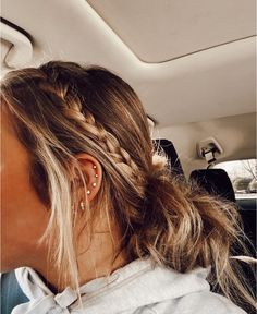 Preppy Hairstyles, Hair Volleyball Hairstyles, Sport Hair, Hair Stylies, Work Hairstyles, Hair Stylist Life, Sporty Hairstyles, Easy Hairstyles For Long Hair, Volleyball Hairstyles