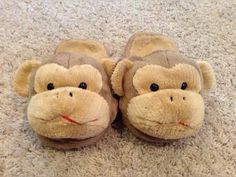 Cute Funny Slippers, Cute Slippers Aesthetic, Silly Slippers, Funky Slippers, Big Slippers, Monkey Slippers, Slippers Animal, Cool Slippers, Funny Slippers