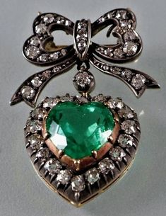 Vintage Green Diamond Brooches, Antique Jeweled Brooches For Gifts, Fine Jewelry Green Brooches For Anniversary, Fine Jewelry Green Brooch For Anniversary, Green Fine Jewelry Brooch For Anniversary, Victorian Jewel Brooches As Gifts, Victorian Jeweled Brooches For Gifts, Victorian Jewel Brooches For Gifts, 17 Jewel Pendant Brooches For Gifts