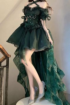 Green One-shoulder Mini Dress With Ruffles, Genshin Sona, Dresses Extravagant, Stil Emo, Oc Outfits, Wedding Halloween, Halloween Clothing, Oc Inspiration, Idee Cosplay