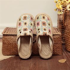 Cloth Shoes Linen Big Head Slippers Flat Heels Cotton Low Top Women's Slippers Shoes Closed Toe Slippers For Spring, Spring Clogs With Textured Footbed, Beige Flat Heel Clogs For Spring, Cream Round Toe Clogs For Spring, Beige Slip-on Slippers With Closed Toe, Beige Closed Toe Heels With Cushioned Footbed, Beige Closed Toe Slip-on Slippers, Beige Slip-on Closed Toe Slippers, Beige Slip-on Mules With Round Toe