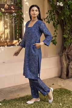 Blue kurta with thread, sequin embroidery in floral pattern. Paired with pant. - Aza Fashions Blue Kurta, Women Kurta, Sequin Embroidery, Straight Kurta, Sequins Embroidery, Pant Set, Set For Women, Aza Fashion, Square Neck