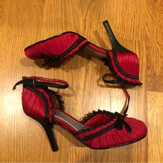 Super Cute Heels With A Pleat And Bow Design. Shoes Were Never Worn But Stored. There Is Minor Wear On The Straps. Heel Height 3.75” Please Ask All Questions Prior To Purchase For A Pleasant Transaction, Thanks! Vampire Heels, Red Vintage Heels, Black And Red Heels, Goth Heels, Hill Aesthetic, Red Bridal Shoes, Red Dress Shoes, Cute Black Heels, Red Kitten Heels