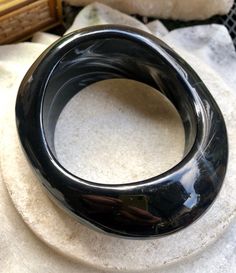 Beautiful 1960s Modernist Black Marble Resin Vintage Bangle Bracelet Vintage Black Bangle Cuff Bracelet, Vintage Black Bangle As Gift, Elegant Bakelite Bracelet Jewelry, Elegant Bakelite Bangle As Gift, Elegant Bakelite Bracelet, Elegant Bakelite Bracelets For Gift, Elegant Bakelite Bracelets As A Gift, Elegant Bakelite Bangle As A Gift, Unique Bangle Bracelets For Evening