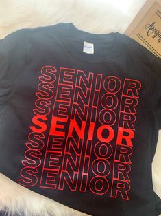 Yard Signs, Senior Photos, Cricut Ideas, Boys Shirts, Perfect Shirt, Craft Projects, Colorful Shirts