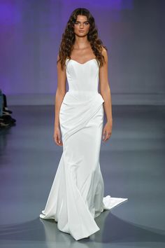 Isolde by Ines Di Santo is a unique corset coulmn shaped wedding dress with a draped skirt. This gown is perfect for any bride who is going for the elevated classic look. Simple Fitted Wedding Dress, Corset Wedding Dress, Wedding Dress Simple, Strapless Wedding Gown, Collection Couture, 2025 Fashion