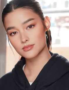 Quickweave Wig Hacks for the Perfect Look Matte Asian Makeup, Asia Makeup Look, Soft Glam Makeup Asian, Liza Soberano Makeup, Asian Glam Make Up, Natural Asian Makeup, Liza Soberano Wallpaper, Liquid Cat, Lisa Soberano