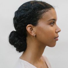 Classic Essence, Fashion On A Budget, Polished Hair, Natural Hair Beauty, Penteado Cabelo Curto, Loose Hairstyles, Natural Curls