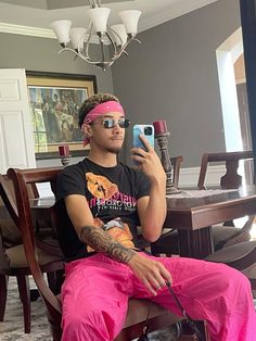 @jaeeamir in pink mens fashion outfit Nicki Minaj Tour, Concert Outfit Men, Nicki Minaj Outfits, City Outfits, Street Fashion Men Streetwear