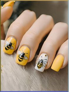 Bumble Bee Nail Art, Bee Nail Designs, Bee Nail Art, Nail Art Short Nails, Bumble Bee Nails, Unique Nail Art Designs, Bee Nails, Ideas For Fun, Unique Nail Art