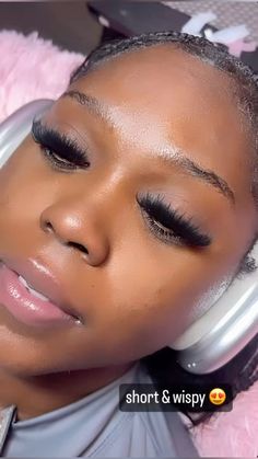 Hybrid Lashes Black Women, Classic Eyelash Extensions Black Women, Cat Eye Lash Extensions Black Women, Lash Extension Black Women, Big Fake Eyelashes, Lashes Fake Eyelashes, Makeup Inspired, Pretty Lashes, Fake Lashes