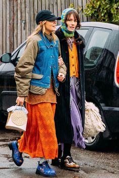 Maximalism Fashion, Street Style 2023, Maximalist Fashion, Color Combos Outfit, Campaign Fashion, Style 2023, 90s Fashion Outfits, Layered Fashion, Copenhagen Fashion Week