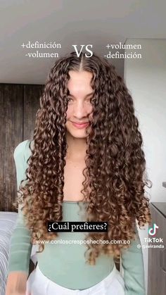 Curly Hair Advice, Curly Hair Model, Evening Curls, Curly Hair Care Routine, Leg Yoga, Hair Curling Tips, Hair Advice, Diy Hair Care, روتين العناية بالبشرة