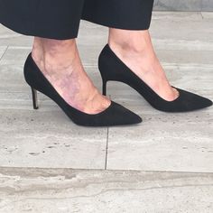 Manolo Blahnik Black Suede Bb 70 Stiletto Pointy Toe Pumps Size 38.5/8.5 But Runs A Half Size Small. This Is The Only Reason Why I’m Selling. I’m Normally An 8.5 And I Heed A 39! Worn Only 3x! Excellent Used Condition. I Would Buy These If You’re Normally A Size 8! (Yes, They Say This On The Website) Authenticity Guaranteed Comes With Shoe Bag No Trades! Originally Purchased At Barneys New York In Las Vegas Heel Height: 2.8” Or 70 Mm Shoes Manolo Blahnik, Manolo Blahnik Black, Blahnik Shoes, Black Suede Pumps, Manolo Blahnik Shoes, Suede Pumps, Barneys New York, Manolo Blahnik, Luxury Items