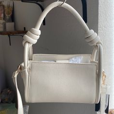 Nwt Cream Crossbody Purse Forever 21 Bags, Crossbody Purse, Purses Crossbody, Crossbody Bags, Forever 21, Bag Lady, Purse, Cream, Fast Delivery