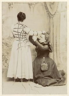 Victorian Seamstress, Victorian Photography, Victorian Life, Vintage Pictures, Historical Clothing, Vintage Photographs