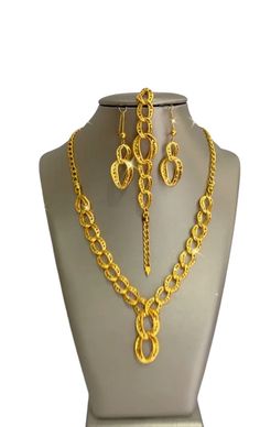 37.58 grams 3 pc set 18” chain 7.5” bracelet Elegant Jewelry Sets With Chain For Gift, Gold Oval Jewelry With Adjustable Chain, Yellow Gold Round Jewelry Sets, Elegant Oval Jewelry With Adjustable Chain, Elegant Oval Gold Chain Jewelry, Luxury Oval Gold-tone Jewelry, Luxury Gold-tone Oval Jewelry, Gold Plated Oval Link Gold Chain Jewelry, Gold Oval Link Chain Jewelry