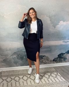 Plus Moto Jacket Outfit, Curvy Leather Jacket Outfit, Moto Jacket Skirt Outfit, Curve Spring Outfits, Curvy Autumn Outfits 2022, Curvy Spring Fashion, Plus Size Large Bust Outfits, Spring Outfits 2024 Midsize, Moto Jacket Outfit 2022