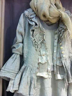 Thrift Clothes, Stile Boho Chic, Comfy Jackets, Estilo Shabby Chic, Embellished Clothing, Look Retro