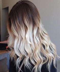 Haare Curly Blonde Balayage, Beige Blonde Balayage, Medium Blonde Hair, Balayage Blond, Blonde Balayage Highlights, Blond Balayage, Cute Hair Colors, Ombre Hair Blonde, Balayage Blonde