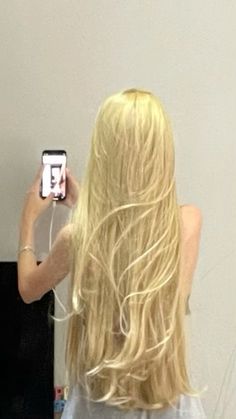 Light Golden Blonde Hair Color, Long Golden Blonde Hair, Super Blonde Hair, Healthy Blonde Hair, Blonde Hair Long, Long Hair Blonde, Blonde Ponytail, Extra Long Hair