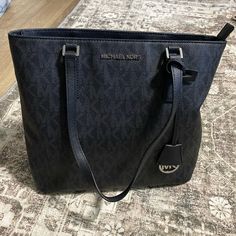 Michael Kors Black Purse Excellent Condition Bags Michael Kors, Michael Kors Purse, Black Purse, Purses Michael Kors, Michael Kors Black, Michael Kors Bag, Womens Tote Bags, Michael Kors, Purse