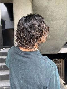 Medium Curly Hair Men, Surfer Hair Men, Wavy Perm, Long Hair Perm, Surfer Hair, Guy Haircuts Long, Rock Hairstyles, Asian Men Hairstyle