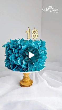 749 likes, 43 comments - saracinodolci on June 9, 2024: "🌸🇬🇧 Dive into elegance with @cakeislovebyjenny and Saracino Wafer Paper 0.30! Create a stunning ruffle cake that exudes sophistication, perfect for elegant celebrations. ✨🍰 Let Jenny guide you through making delicate ruffles that will take your cake to the next level 🎨✨ #SaracinoDolci #RuffleCake #JennyCreations #WaferPaper #ElegantCelebrations #CakeArt #Saracino 🌸🇮🇹 Lasciati avvolgere dall’elegante leggerezza creata da @cakeis Wafer Paper Ruffles Tutorial, Wafer Paper Ruffle Cake, Wafer Cake Decoration, Ruffled Cake, Cake Techniques Decorating, Cake Wafer Paper, How To Use Wafer Paper On Cakes, Ruffles Cake, Sugar Paper Cake Decoration