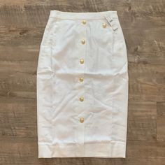 Jcrew Button Front White Pencil Skirt - Size 00 White Nwt Never Worn White Fitted Skirt With Button Closure, Fitted White Skirt With Button Closure, Chic Fitted Skirt With Gold Buttons, Spring Pencil Skirt With Buttons, White Skirt With Button Closure For Work, Formal Knee-length Bottoms With Buttons, Classic Pencil Skirt With Button Closure, Classic Knee-length Skirt With Buttons, Fitted Skirt With Gold Buttons