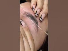 Eyebrow Threading Tutorial, Threading Tutorial, Leo Decaprio, Brow Threading, Eyebrow Design, Eyebrow Threading, Threading Eyebrows, Thick Eyebrows, Beauty Parlor