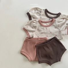 Our summer 2 pieces Shirt and shorts collection is your everyday go-to. This buttery-soft material is very stretchy and breathable. Unbelievably sweet you'll love it when you wear it and miss it when it's in the wash! REMINDER: For Child's safety, garment should fit snugly. Playful Cotton Bottoms In Matching Set, Spring Playwear Short Set, Spring Short Set For Playwear, Spring Playwear Short-sleeved Tops, Summer Cotton Sets, Cute Short Cotton Tops, Summer Cotton Bottoms Matching Set, Cotton Shorts Matching Set For Loungewear, Playful Cotton Short Set