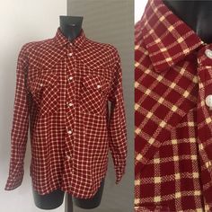 Unisex Red Plaid Cotton Gingham Warm Shirt Long Sleeve Mens Top Red Long Sleeves Shirt Button up Western Chemise Shirt Size S/M ♥ 2 Buttoned Pockest on chest ♥ Warm Shirt ♥ Long Sleeves ♥ 1 Button on Sleeve End Condition: Exelent condition Tag: Badge Materials: No tags (Feels like Cotton) Size: No Tags (Fits on S/M) Measurements: laying flat and tied closed Length: 68cm = 26,7'' Width: 110cm = 43,2'' Sleeve: 55cm = 21,6'' Shoulder to Shoulder: 46cm = 18,1'' Neck: 37cm = 14,6'' **Measurements are Red Long Sleeve Flannel Shirt With Buttons, Red Flannel Shirt With Button Closure, Red Flannel Shirt With Buttons, Gingham Shirt With Button Closure For Fall, Red Flannel Collared Shirt, Fall Gingham Shirt With Buttons, Collared Plaid Shirt With Snap Buttons, Classic Plaid Shirt With Buttons, Red Collared Flannel Shirt With Buttons