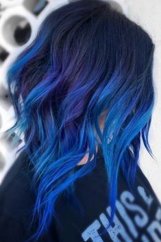 50 Tasteful Blue Black Hair Color Ideas To Try In Any Season Black Hair Color Ideas, Midnight Blue Hair, Teal Hair, Jet Black Hair, Black Hair Color