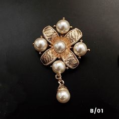 antique brooch jewelry Elegant Brooch Pins For Jewelry Making, Ornate Gold Brooches With Jewels, Elegant Gold Brooches With Pearl Pendant, Elegant Gold Brooches With Decorative Buttons, Luxury Ornate Baroque Brooches, Pearl Bouquet, Vintage Gold Brooch With Pearl Pendant, Vintage Pearl Gold Brooches, Style Baroque