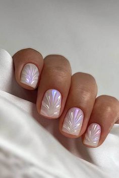 50+ Stunning July Nails to Celebrate Independence Day & Summer Vacation Structure Gel Manicure, Seashell Nails, Fake Nails White, Unghie Nail Art, Milky Nails, Chrome Nails Designs, Short Square Nails, Mermaid Nails, White Nail