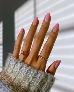 21 Pretty Pastel Nail Colors and Design Ideas of 2021 | Glamour Nude Manicure, March Nails, Kutek Disney, Romantic Nails, Pink Ombre Nails, Nails Spring