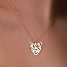 Meet our elegant 14K Gold Lion Cut Necklace, a majestic blend of luxury and style that will elevate your fashion statement. This stunning piece is meticulously crafted from genuine 14K gold, ensuring not only a stunning design but also lasting quality. 🌟 PRODUCTS ∙ FEATURES Material: Authentic 14K Solid Gold Design: Lion Cut Necklace Gold Color: Luxury Yellow Gold Necklace Type: Elegant Chain Dimensions: Pendant Lamp Height:0.59 inch Pendant Width:0.62 inch Chain Length Options:14",16", 18", 20 Rose Gold Filigree Necklace In 14k Gold, 14k Gold Rose Gold Filigree Necklace, Elegant 14k Gold Filigree Necklace, Elegant 14k Gold Necklace With Engraving, Rose Gold 14k Gold Filigree Necklace, Gold Plated Necklaces With Elegant Design As Gift, Elegant Sterling Silver Custom Necklace, Tarnish Resistant, Elegant Sterling Silver Tarnish Resistant Custom Necklace, Luxury 14k Gold Filigree Necklaces