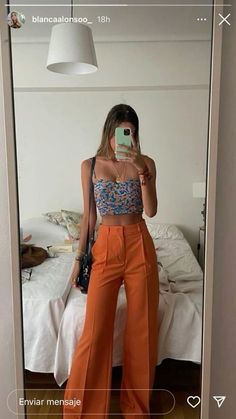 Surfergirl Style, Orange Pants, Outfit Primavera, Europe Outfits, American Beauty, Look Vintage, Outfit Goals