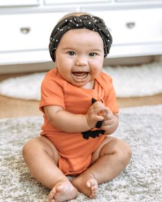 Fall and Halloween baby photoshoot ideas! Dress up your little pumpkin in the cutest Halloween costume! Motherhood Photography, Halloween Baby, Baby Weight