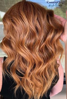 Copper Hair On Pale Women, Strawberry Blonde Hair Color Ideas, New Hair Color Ideas, Dark Strawberry Blonde Hair, Champagne Blonde Hair, Dyed Tips, Highlight Ideas, Strawberry Blonde Hair Color